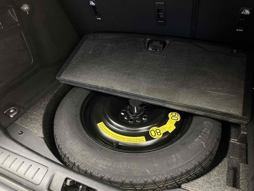 Foto do veículo LAND ROVER RANGE ROVER EVOQUE 2.0 SE 4WD 16V GASOLINA 4P AUTOMÁTICO 2018 48.659 KM 127.900,00