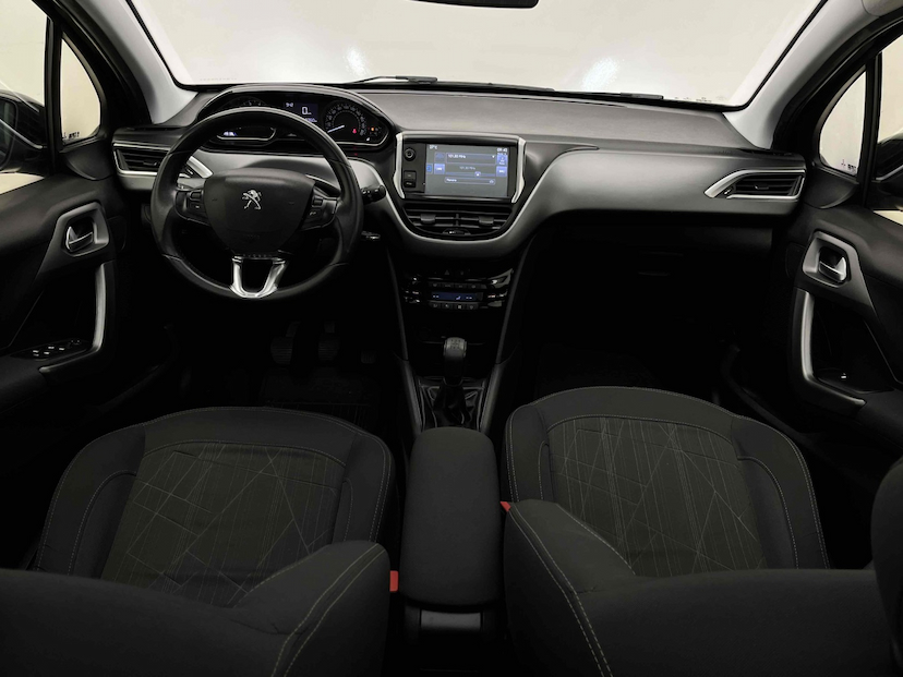 Foto do veículo PEUGEOT 208 1.6 GRIFFE 16V FLEX 4P MANUAL 2015 44.966 KM 45.900,00