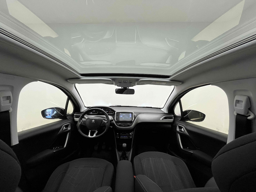 Foto do veículo PEUGEOT 208 1.6 GRIFFE 16V FLEX 4P MANUAL 2015 44.966 KM 45.900,00
