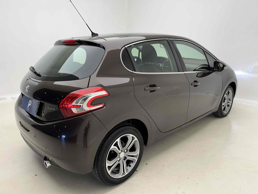 Foto do veículo PEUGEOT 208 1.6 GRIFFE 16V FLEX 4P MANUAL 2015 44.966 KM 45.900,00