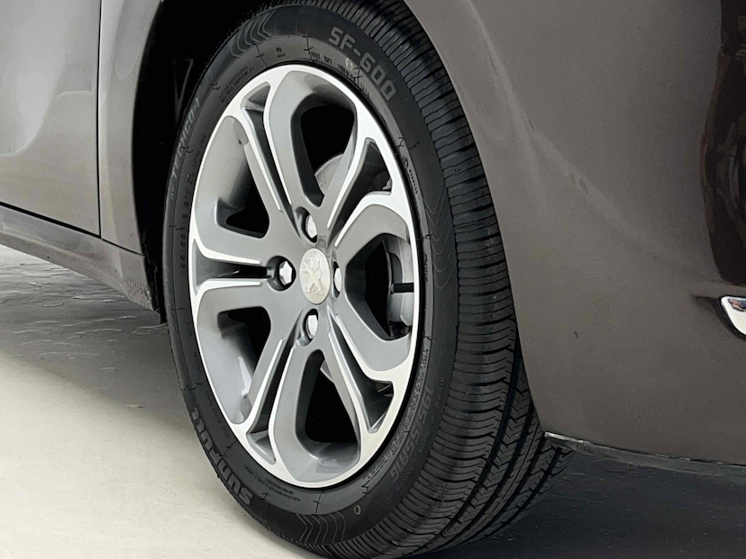 Foto do veículo PEUGEOT 208 1.6 GRIFFE 16V FLEX 4P MANUAL 2015 44.966 KM 45.900,00