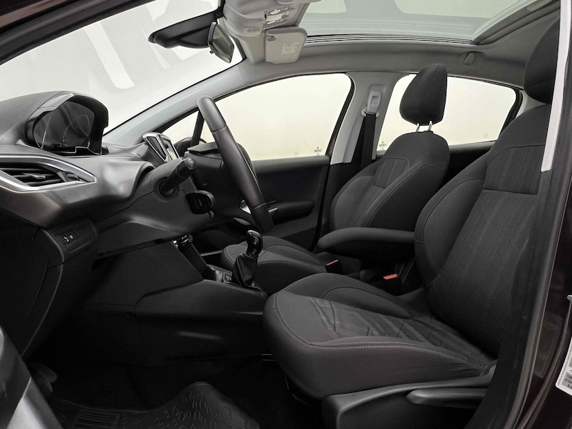 Foto do veículo PEUGEOT 208 1.6 GRIFFE 16V FLEX 4P MANUAL 2015 44.966 KM 45.900,00