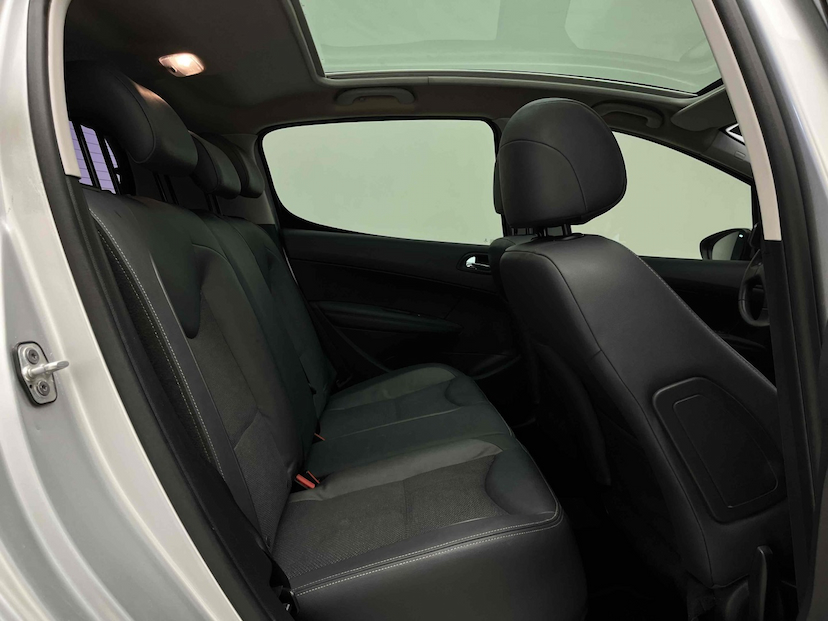 Foto do veículo PEUGEOT 308 1.6 ALLURE THP 16V FLEX 4P AUTOMÁTICO 2017 65.333 KM 57.900,00