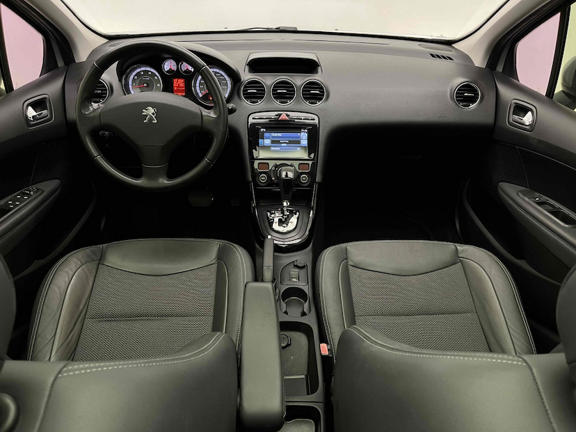 Foto do veículo PEUGEOT 308 1.6 ALLURE THP 16V FLEX 4P AUTOMÁTICO 2017 65.333 KM 57.900,00