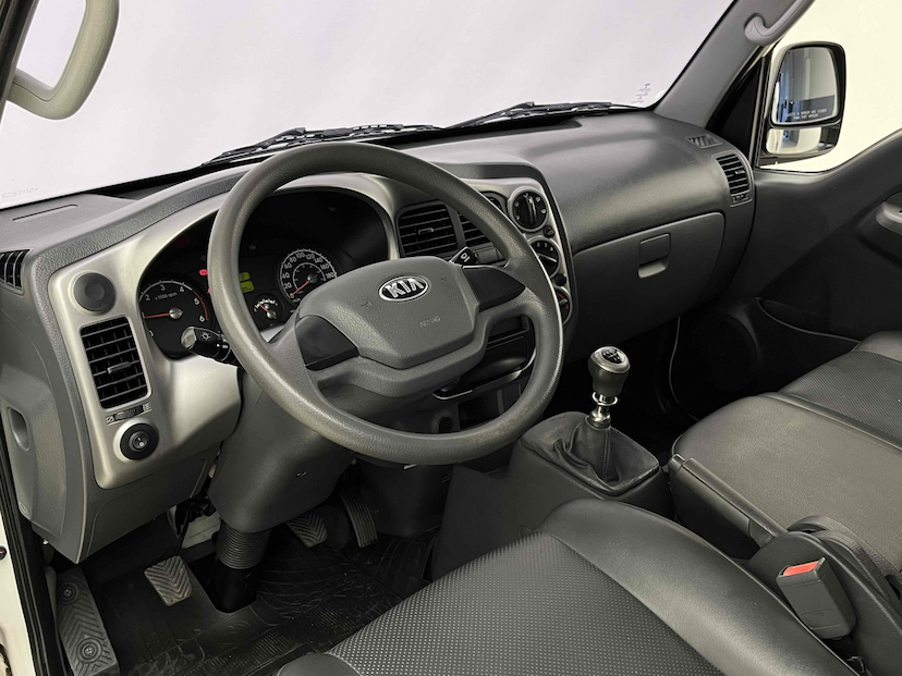 Foto do veículo KIA BONGO 2.5 K788 4X2 CS TURBO DIESEL 2P MANUAL 2016 85.489 KM 101.900,00