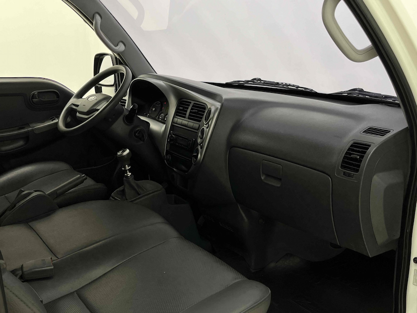 Foto do veículo KIA BONGO 2.5 K788 4X2 CS TURBO DIESEL 2P MANUAL 2016 85.489 KM 101.900,00
