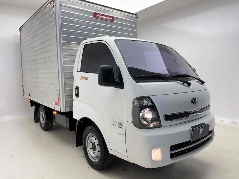 Foto do veículo KIA BONGO 2.5 K788 4X2 CS TURBO DIESEL 2P MANUAL 2016 85.489 KM 101.900,00