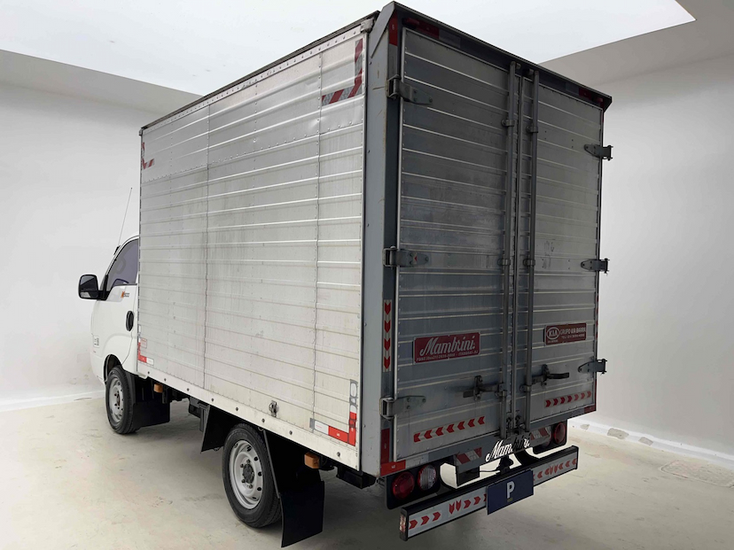 Foto do veículo KIA BONGO 2.5 K788 4X2 CS TURBO DIESEL 2P MANUAL 2016 85.489 KM 101.900,00