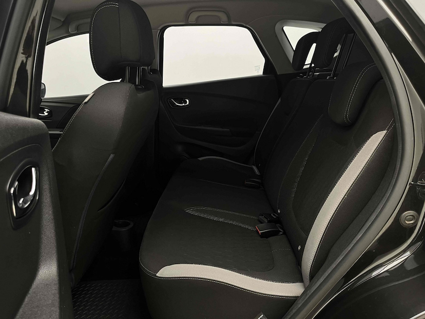 Foto do veículo RENAULT CAPTUR 1.6 16V SCE FLEX ZEN X-TRONIC 2019 69.086 KM 72.900,00