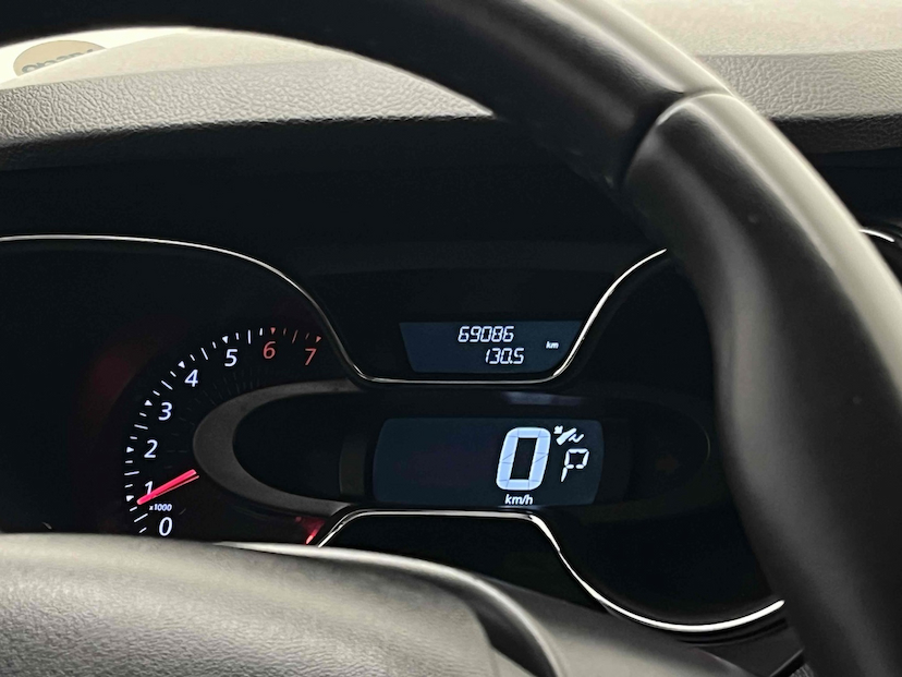 Foto do veículo RENAULT CAPTUR 1.6 16V SCE FLEX ZEN X-TRONIC 2019 69.086 KM 72.900,00