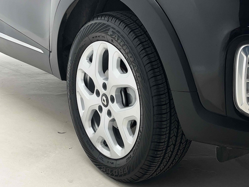 Foto do veículo RENAULT CAPTUR 1.6 16V SCE FLEX ZEN X-TRONIC 2019 69.086 KM 72.900,00