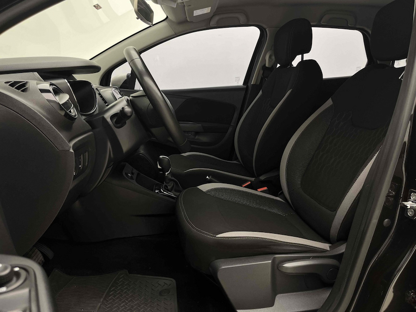 Foto do veículo RENAULT CAPTUR 1.6 16V SCE FLEX ZEN X-TRONIC 2019 69.086 KM 72.900,00
