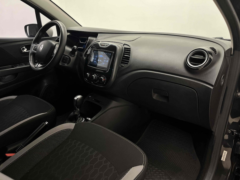 Foto do veículo RENAULT CAPTUR 1.6 16V SCE FLEX ZEN X-TRONIC 2019 69.086 KM 72.900,00