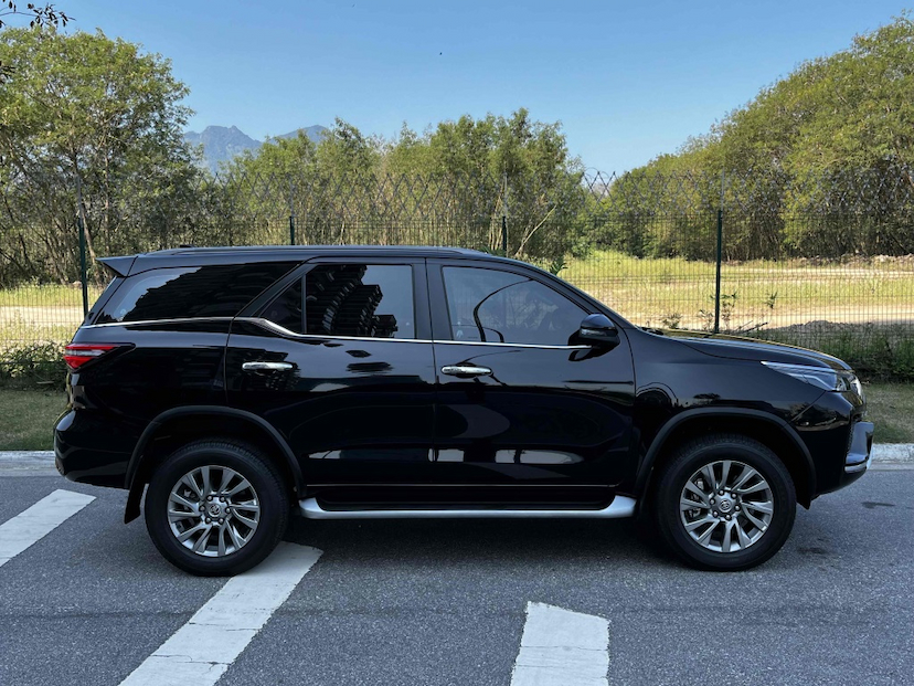 Foto do veículo TOYOTA HILUX SW4 2.8 D-4D TURBO DIESEL SRX 7L 4X4 AUTOMÁTICO 2024 0 KM 0,00