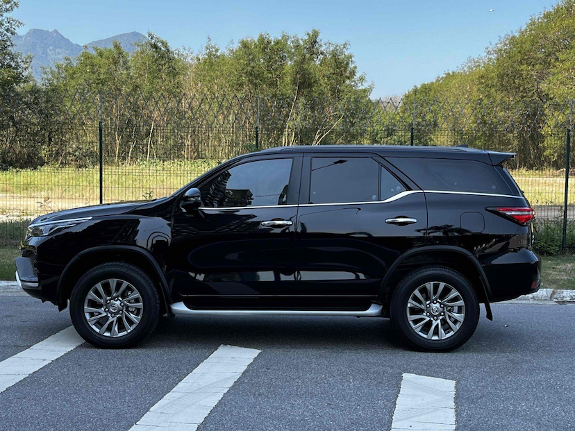 Foto do veículo TOYOTA HILUX SW4 2.8 D-4D TURBO DIESEL SRX 7L 4X4 AUTOMÁTICO 2024 0 KM 0,00