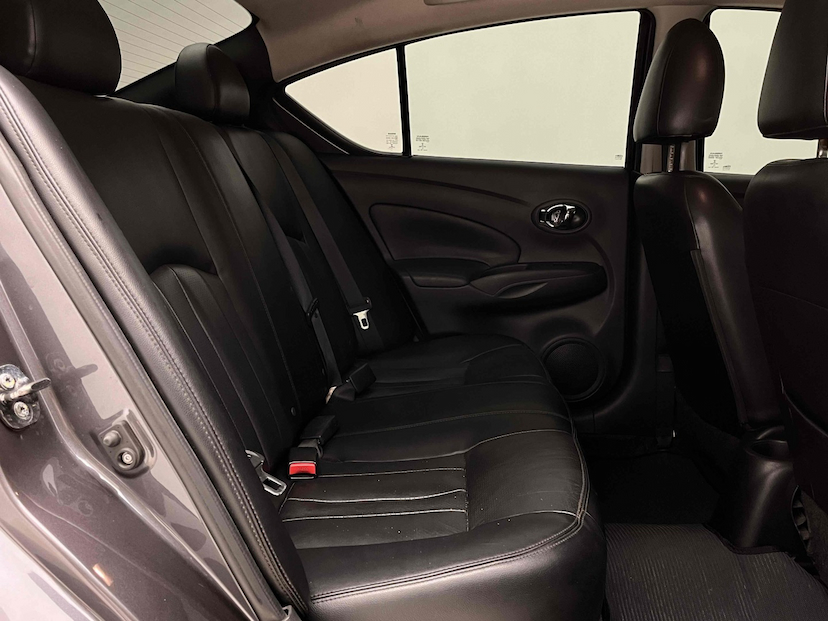 Foto do veículo NISSAN VERSA 1.6 16V FLEXSTART SL 4P XTRONIC 2019 87.340 KM 65.900,00