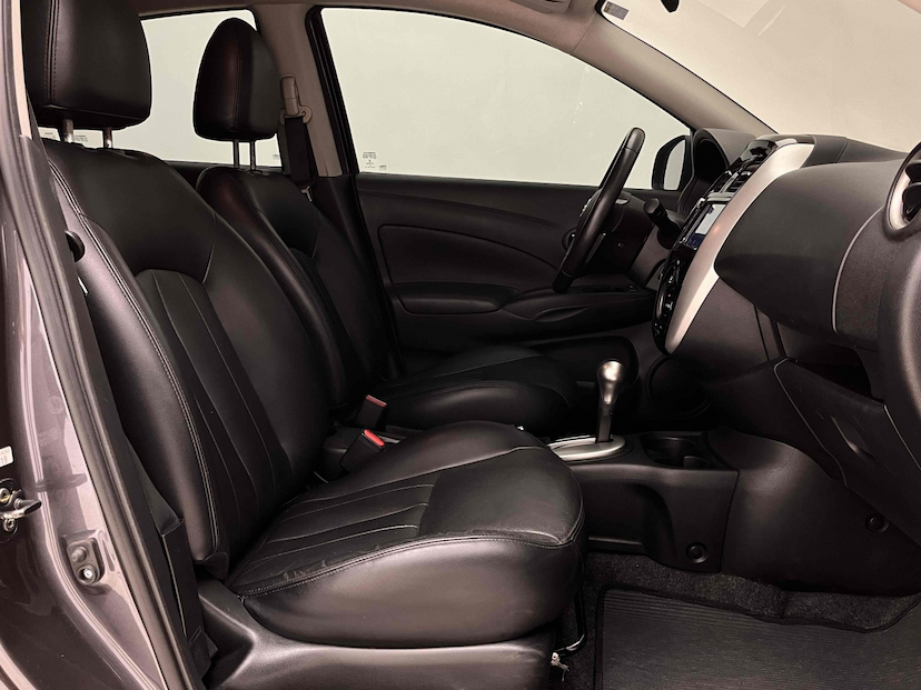 Foto do veículo NISSAN VERSA 1.6 16V FLEXSTART SL 4P XTRONIC 2019 87.340 KM 65.900,00