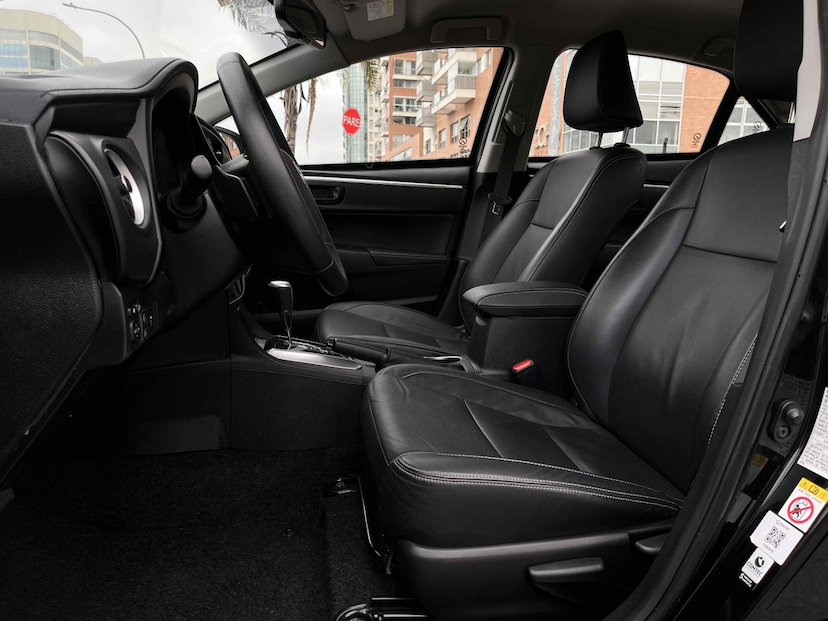 Foto do veículo TOYOTA COROLLA 2.0 XEI 16V FLEX 4P AUTOMÁTICO 2019 70.352 KM 118.900,00