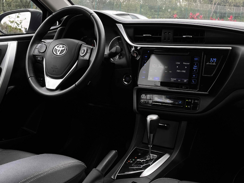 Foto do veículo TOYOTA COROLLA 2.0 XEI 16V FLEX 4P AUTOMÁTICO 2019 70.352 KM 118.900,00