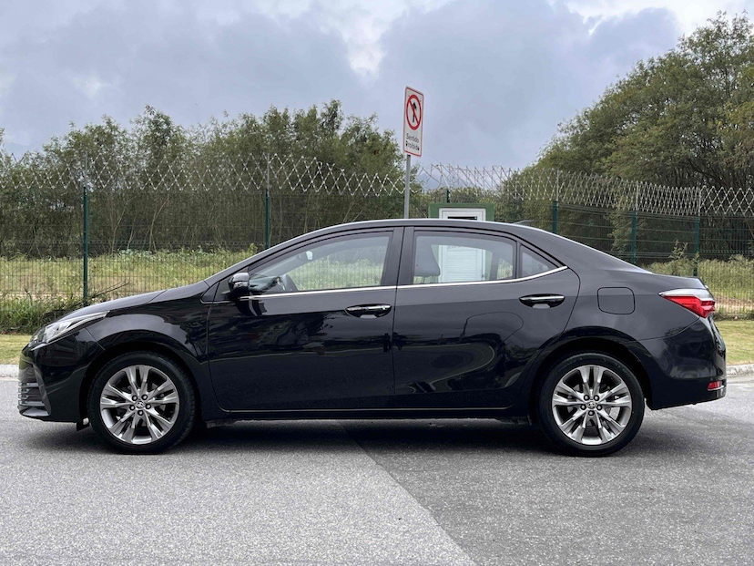 Foto do veículo TOYOTA COROLLA 2.0 XEI 16V FLEX 4P AUTOMÁTICO 2019 70.352 KM 118.900,00