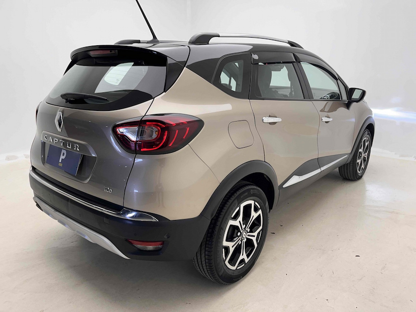 Foto do veículo RENAULT CAPTUR 1.3 TCE FLEX ICONIC X-TRONIC 2022 32.025 KM 98.900,00