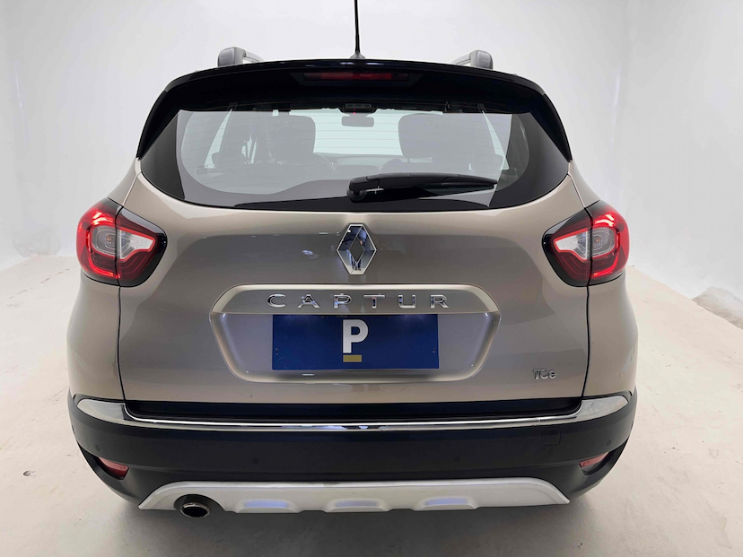 Foto do veículo RENAULT CAPTUR 1.3 TCE FLEX ICONIC X-TRONIC 2022 32.025 KM 98.900,00