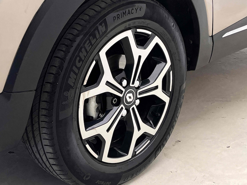 Foto do veículo RENAULT CAPTUR 1.3 TCE FLEX ICONIC X-TRONIC 2022 32.025 KM 98.900,00