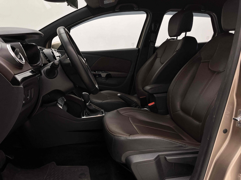 Foto do veículo RENAULT CAPTUR 1.3 TCE FLEX ICONIC X-TRONIC 2022 32.025 KM 98.900,00