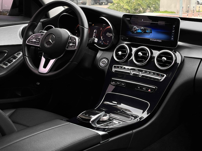 Foto do veículo MERCEDES-BENZ C 180 1.6 CGI FLEX AVANTGARDE 9G-TRONIC 2020 43.514 KM 165.000,00