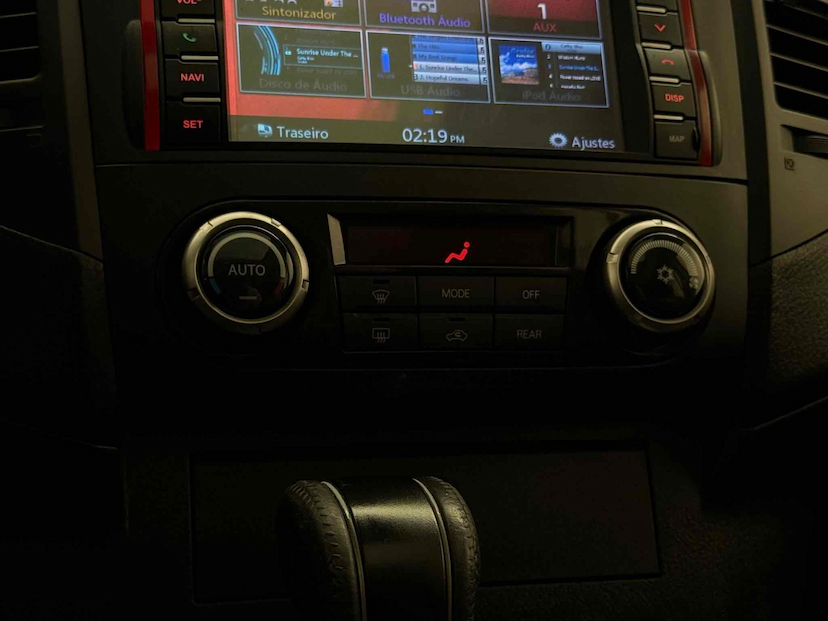 Foto do veículo MITSUBISHI PAJERO FULL 3.2 HPE 4X4 16V TURBO INTERCOOLER DIESEL 4P AUTOMÁTICO 2014 113.289 KM 134.900,00