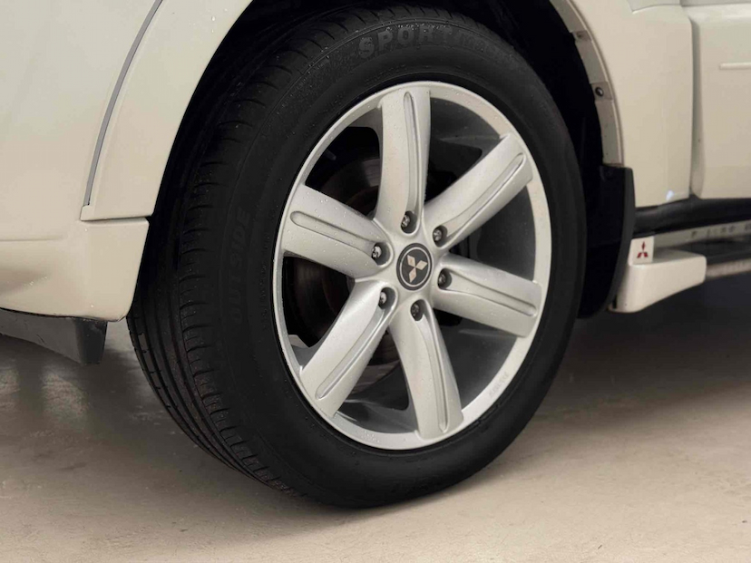 Foto do veículo MITSUBISHI PAJERO FULL 3.2 HPE 4X4 16V TURBO INTERCOOLER DIESEL 4P AUTOMÁTICO 2014 113.289 KM 134.900,00