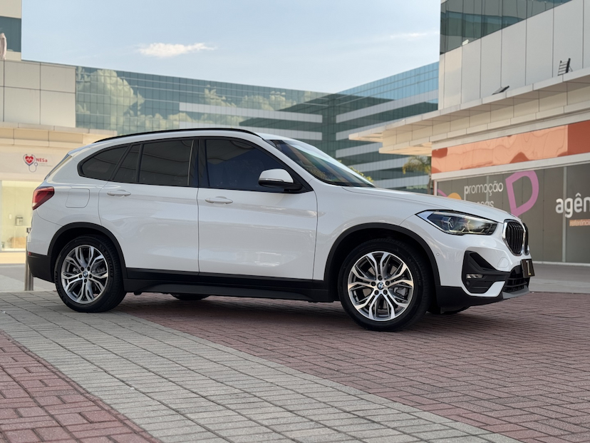 Foto do veículo BMW X1 2.0 16V TURBO ACTIVEFLEX SDRIVE20I 4P AUTOMÁTICO 2020 46.467 KM 183.900,00