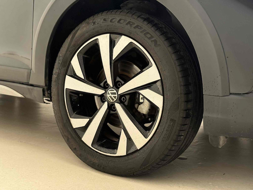 Foto do veículo VOLKSWAGEN NIVUS 1.0 200 TSI TOTAL FLEX HIGHLINE AUTOMÁTICO 2022 30.816 KM 107.900,00