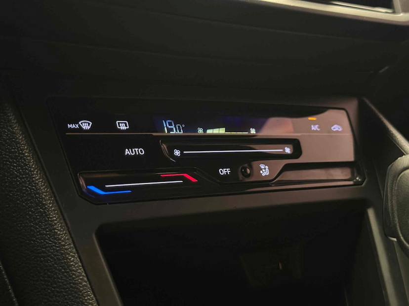 Foto do veículo VOLKSWAGEN NIVUS 1.0 200 TSI TOTAL FLEX HIGHLINE AUTOMÁTICO 2022 30.816 KM 107.900,00