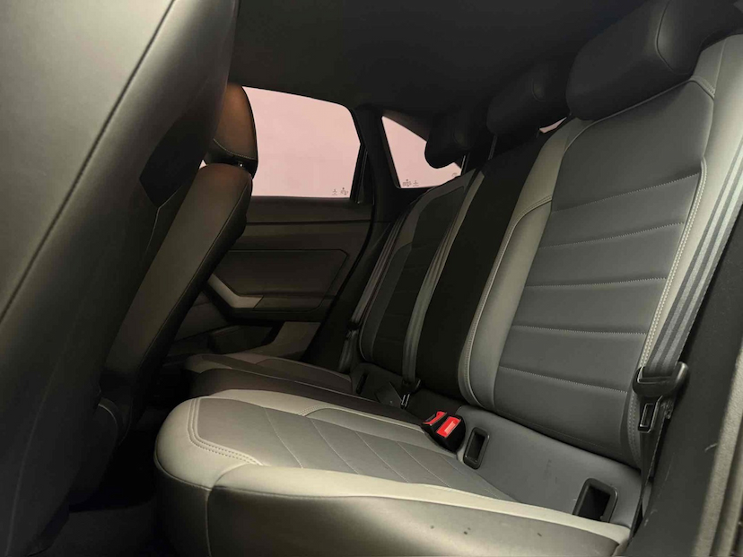 Foto do veículo VOLKSWAGEN NIVUS 1.0 200 TSI TOTAL FLEX HIGHLINE AUTOMÁTICO 2022 30.816 KM 107.900,00