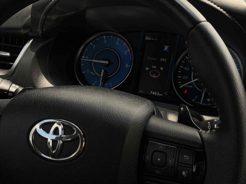 Foto do veículo TOYOTA HILUX SW4 2.8 D-4D TURBO DIESEL SRX 4X4 AUTOMÁTICO 2024 7.463 KM 430.000,00