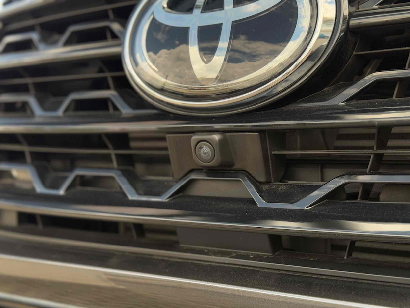 Foto do veículo TOYOTA HILUX SW4 2.8 D-4D TURBO DIESEL SRX 4X4 AUTOMÁTICO 2024 7.463 KM 430.000,00