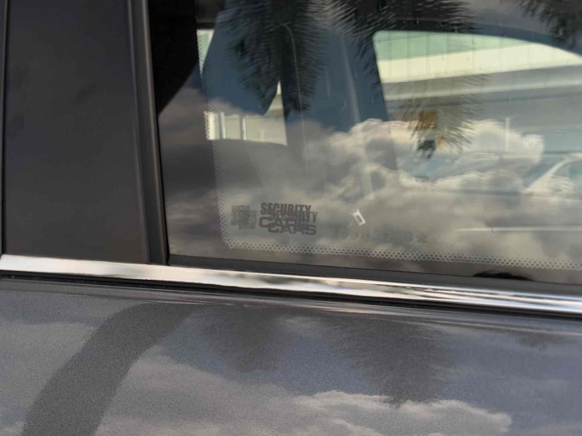 Foto do veículo TOYOTA HILUX SW4 2.8 D-4D TURBO DIESEL SRX 4X4 AUTOMÁTICO 2024 7.463 KM 430.000,00