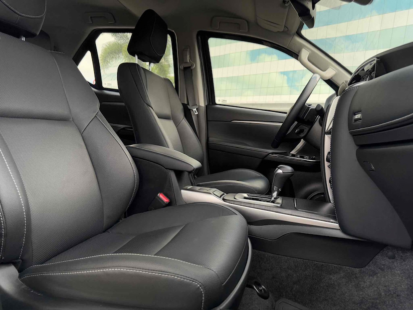 Foto do veículo TOYOTA HILUX SW4 2.8 D-4D TURBO DIESEL SRX 4X4 AUTOMÁTICO 2024 7.463 KM 430.000,00