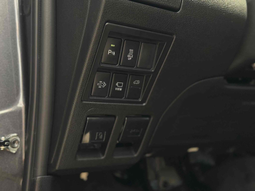 Foto do veículo TOYOTA HILUX SW4 2.8 D-4D TURBO DIESEL SRX 4X4 AUTOMÁTICO 2024 7.463 KM 430.000,00