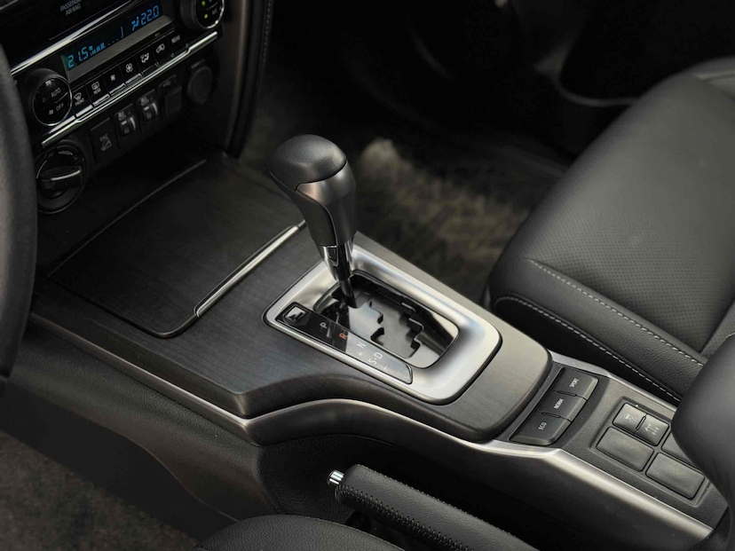 Foto do veículo TOYOTA HILUX SW4 2.8 D-4D TURBO DIESEL SRX 4X4 AUTOMÁTICO 2024 7.463 KM 430.000,00
