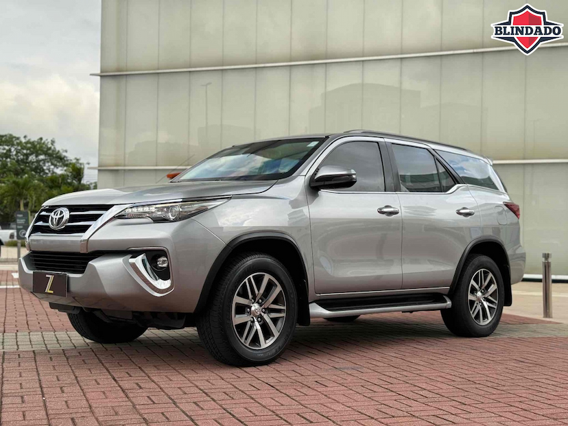 Foto do veículo TOYOTA HILUX SW4 2.8 SRX 4X4 7 LUGARES 16V TURBO INTERCOOLER DIESEL 4P AUTOMÁTICO 2020 71.872 KM 305.000,00