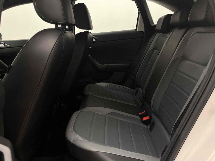 Foto do veículo VOLKSWAGEN NIVUS 1.0 200 TSI TOTAL FLEX HIGHLINE AUTOMÁTICO 2022 17.576 KM 108.900,00