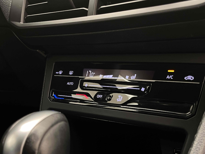 Foto do veículo VOLKSWAGEN NIVUS 1.0 200 TSI TOTAL FLEX HIGHLINE AUTOMÁTICO 2022 17.576 KM 108.900,00