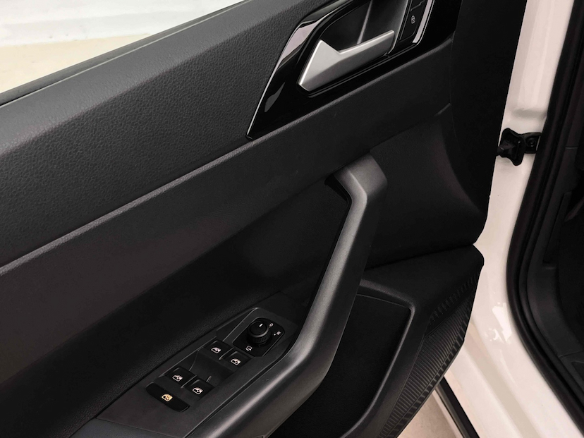 Foto do veículo VOLKSWAGEN NIVUS 1.0 200 TSI TOTAL FLEX HIGHLINE AUTOMÁTICO 2022 17.576 KM 108.900,00