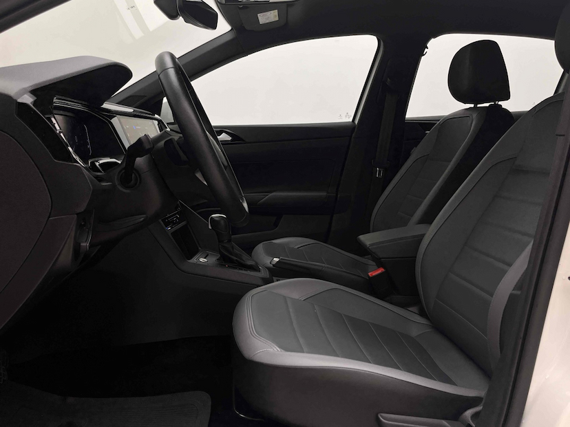 Foto do veículo VOLKSWAGEN NIVUS 1.0 200 TSI TOTAL FLEX HIGHLINE AUTOMÁTICO 2022 17.576 KM 108.900,00