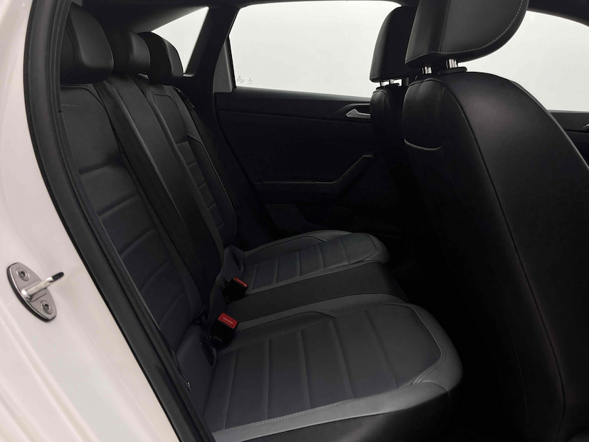 Foto do veículo VOLKSWAGEN NIVUS 1.0 200 TSI TOTAL FLEX HIGHLINE AUTOMÁTICO 2022 17.576 KM 108.900,00