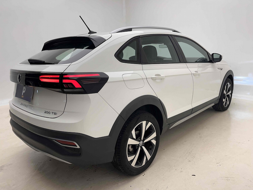 Foto do veículo VOLKSWAGEN NIVUS 1.0 200 TSI TOTAL FLEX HIGHLINE AUTOMÁTICO 2022 17.576 KM 108.900,00