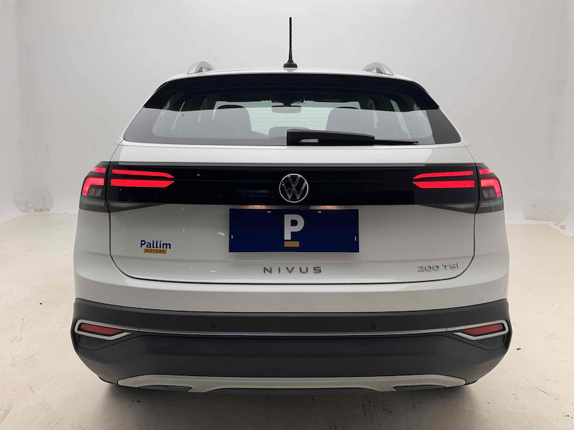 Foto do veículo VOLKSWAGEN NIVUS 1.0 200 TSI TOTAL FLEX HIGHLINE AUTOMÁTICO 2022 17.576 KM 108.900,00