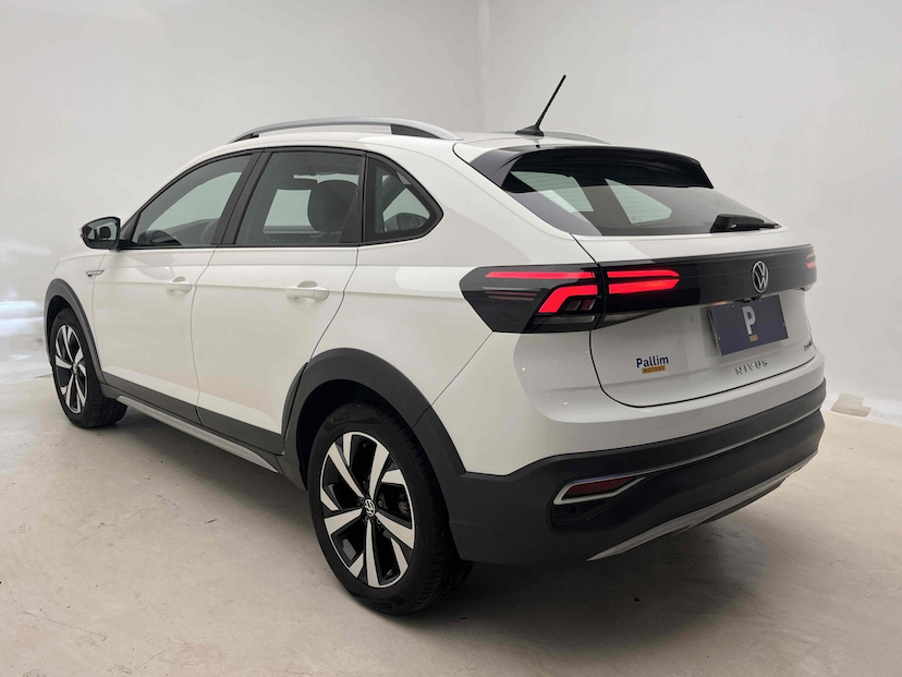 Foto do veículo VOLKSWAGEN NIVUS 1.0 200 TSI TOTAL FLEX HIGHLINE AUTOMÁTICO 2022 17.576 KM 108.900,00